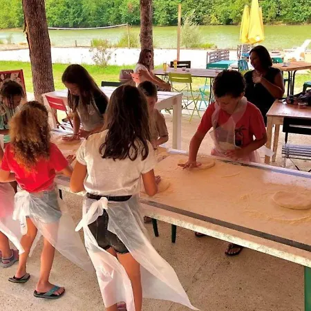 Otel Camping Les Lacs D'armagnac *